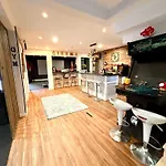 Valadares House