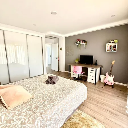 Valadares House