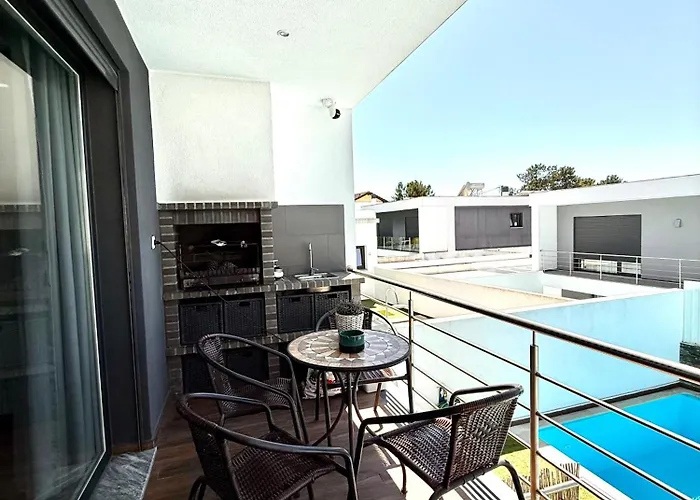 Сasa de vacaciones Valadares House